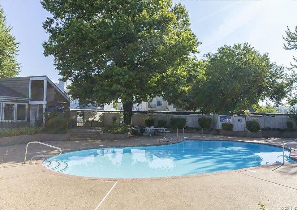 Pool with Club House