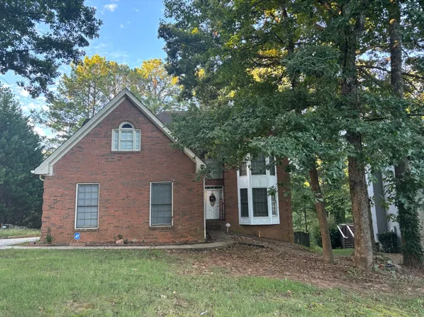 1406 Crooked Tree Cir, Stone Mountain, GA 30088