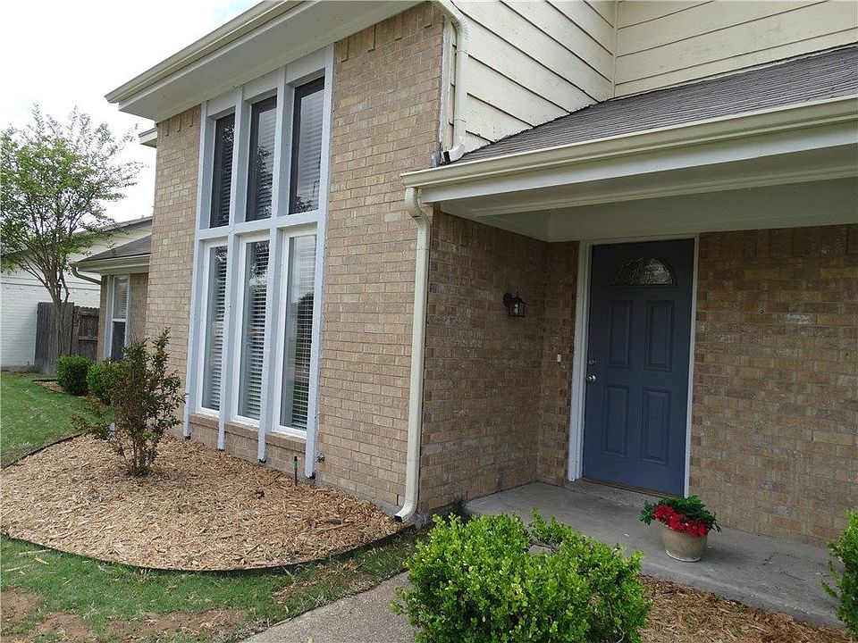 1st image of 105 S Spring Creek Dr