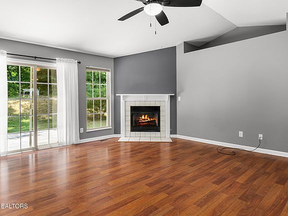 2nd image of 4078 Mountain Vista Rd