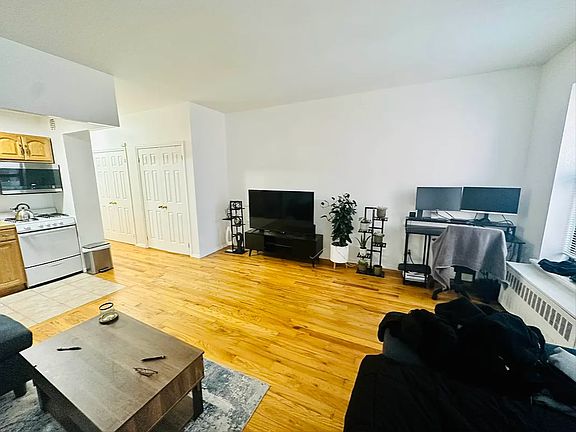 2nd image of 305 E 95th St APT 5F