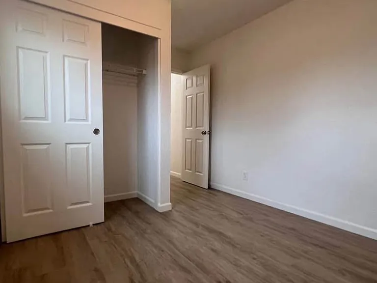 456 B St #13 — Photo 3