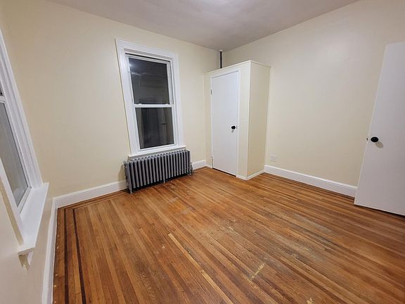 3rd image of 804 S Oak Dr Floor 2