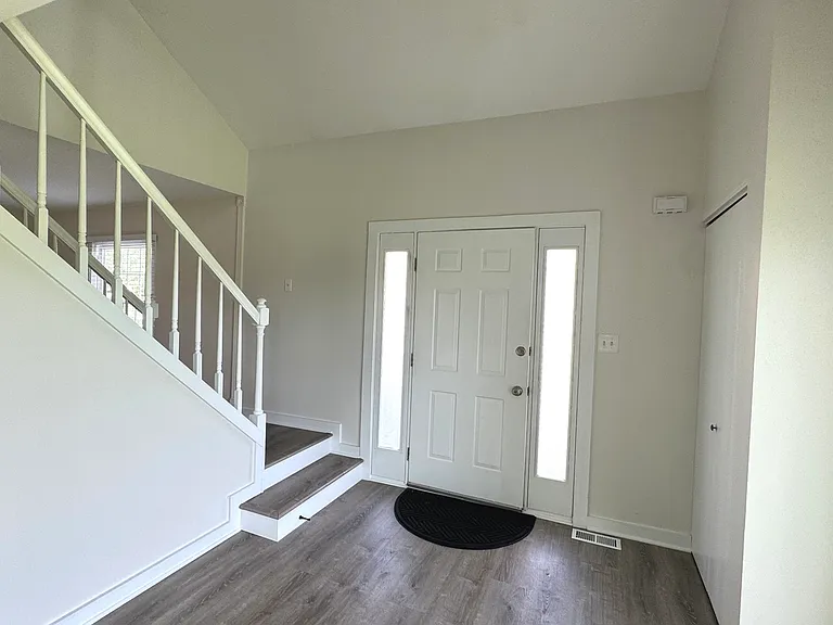 11411 Douglas Ave #C — Photo 9