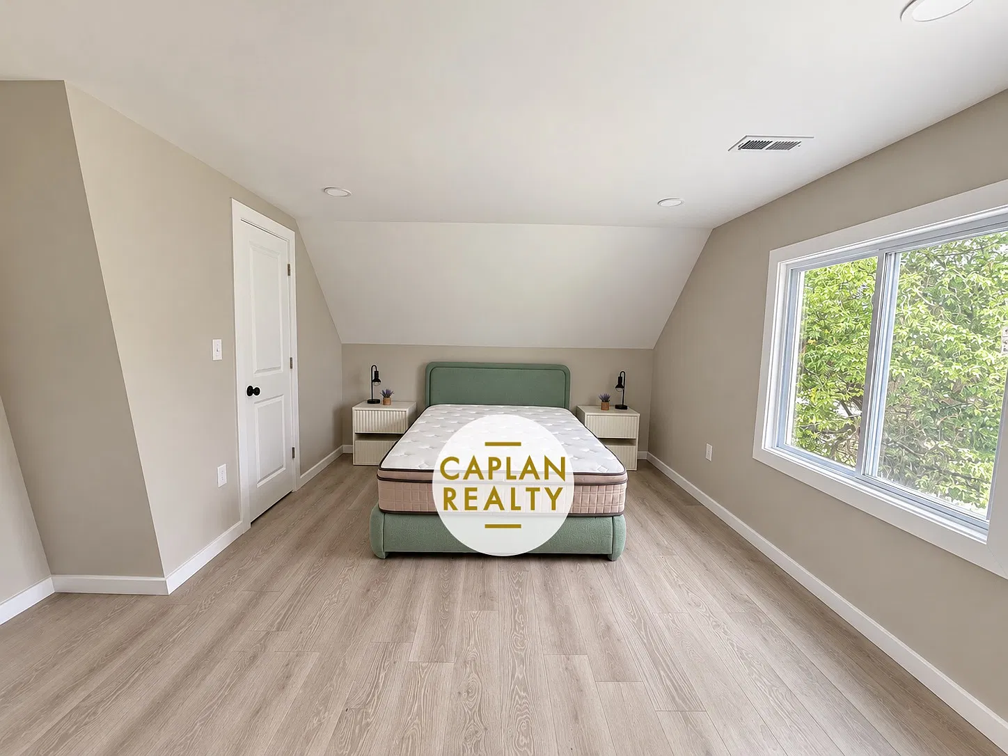 2 bed, $1,790 — Photo 4