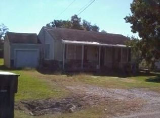 6956 32nd St, Groves, TX 77619