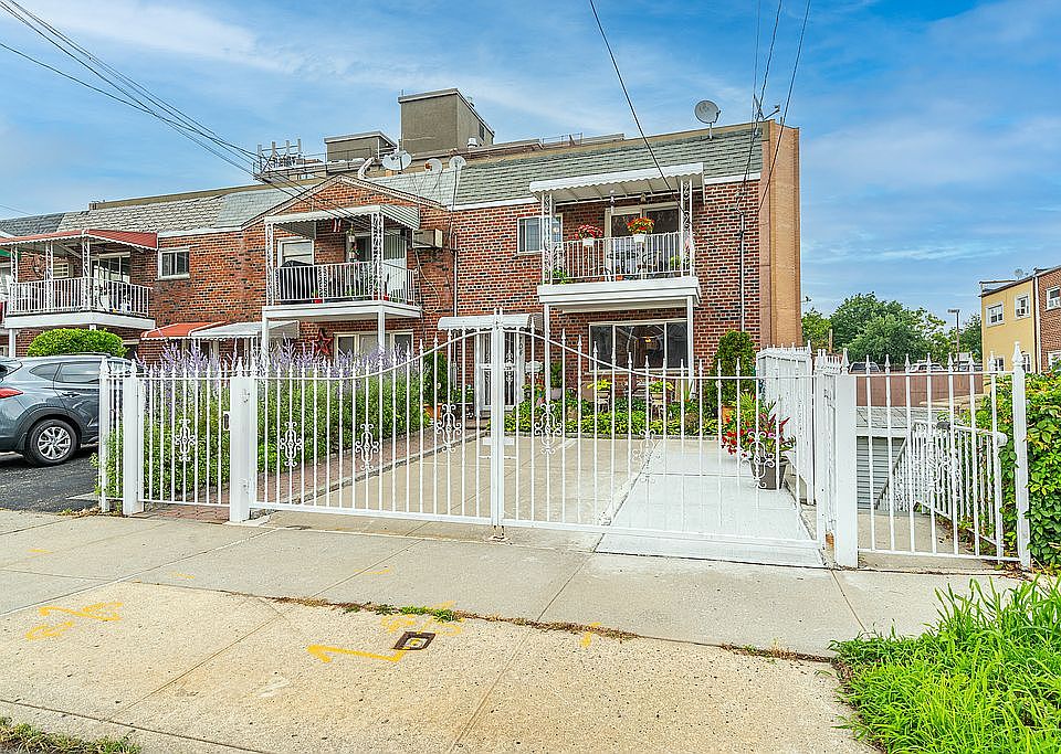 1st image of 704 Hollywood Ave