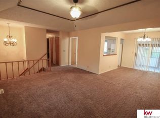 7114 S 75th Ave, La Vista, NE 68128