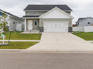 2759 Westwood St W, West Fargo, ND