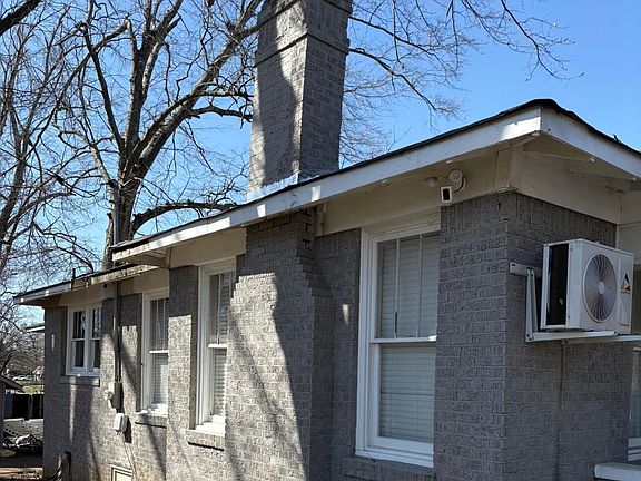 2nd image of 323 Fulton St