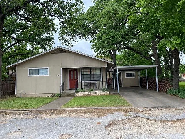 2 bed, $1,300 — Photo 1