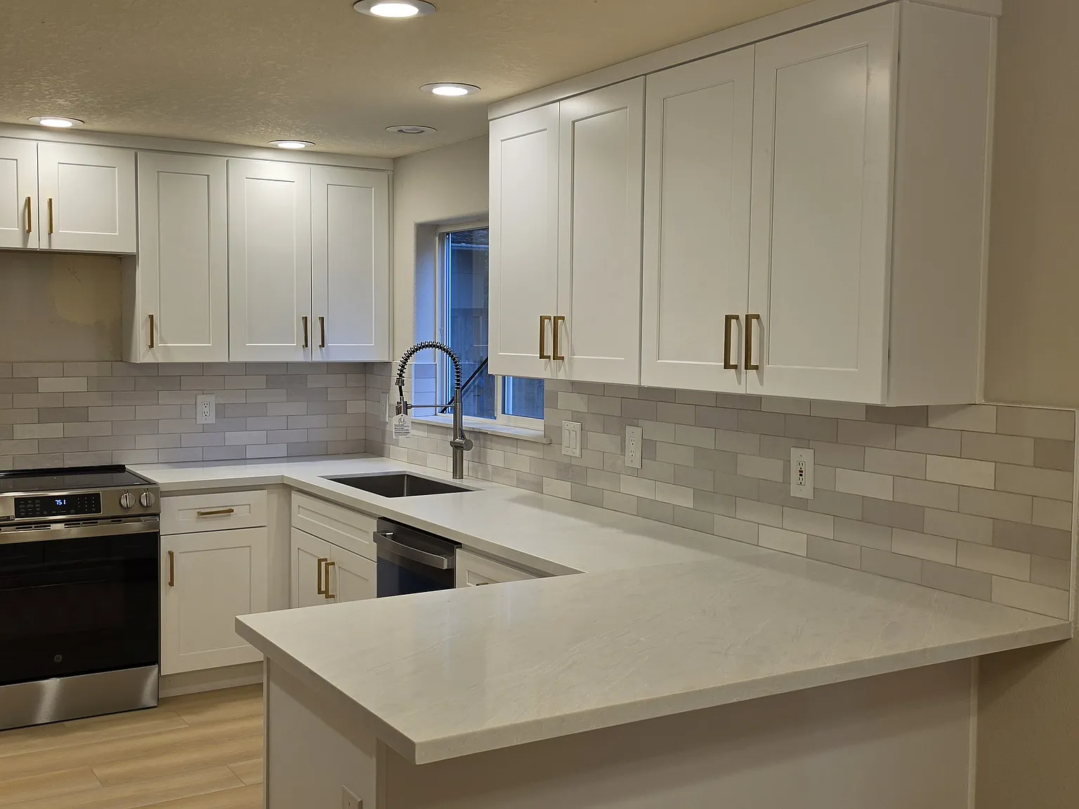 3 bed, 2.5 bath, 1306 sqft, $3,295 — Photo 3