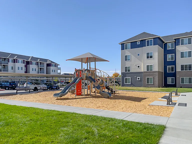 Village East Apartments & Townhomes — Photo 30
