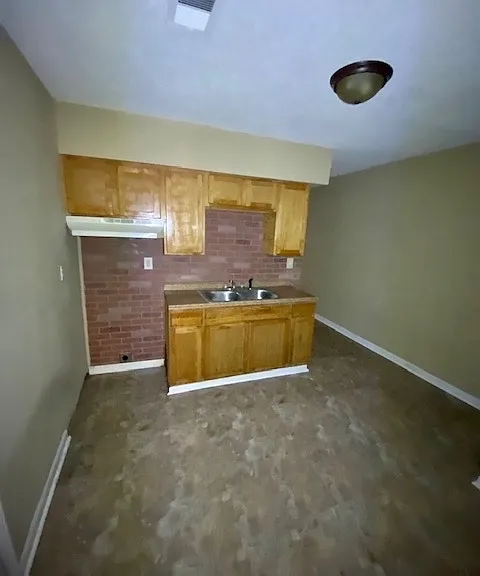 2117 Hunter Ave — Photo 8