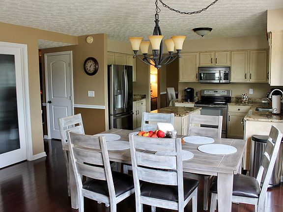 5th image of 1673 Royal Oak Dr