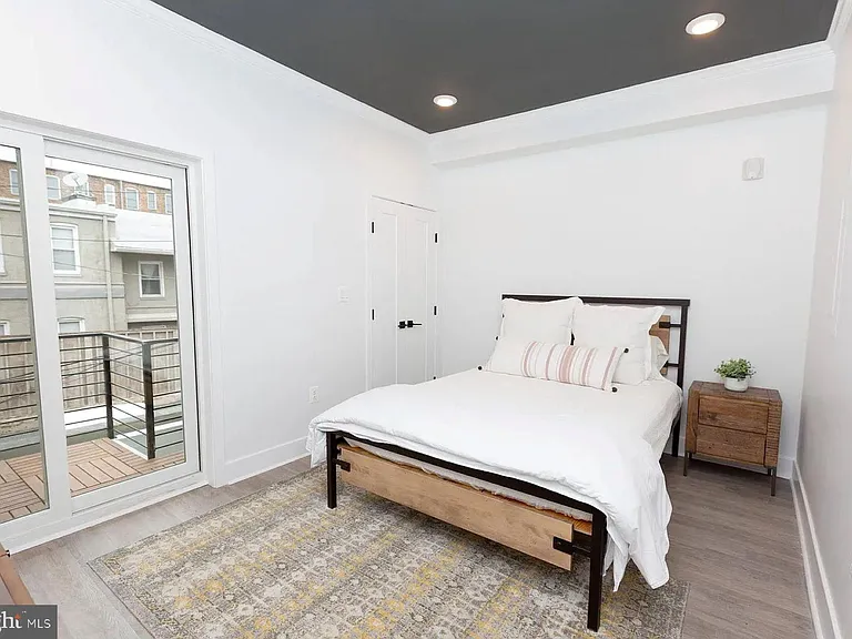 1742 Fleet St #204 — Photo 7