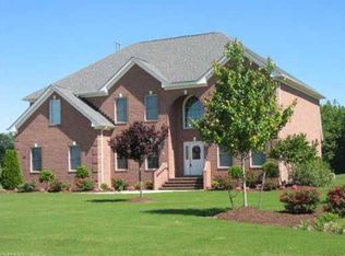 3061 Heron Ridge Dr, Virginia Beach, VA 23456