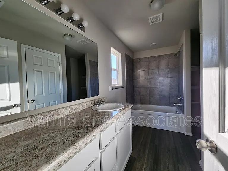 1730 King Rd — Photo 7