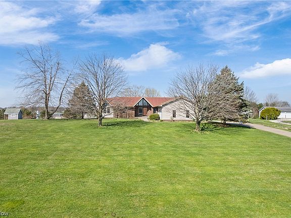 2nd image of 62788 Oak Ln