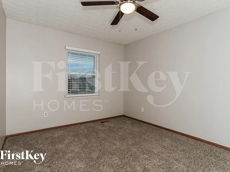 2561 Windflower Rd E — Photo 11