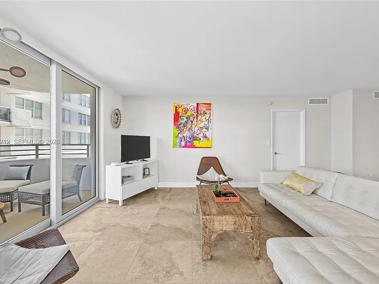 5555 Collins Ave #4B — Photo 4