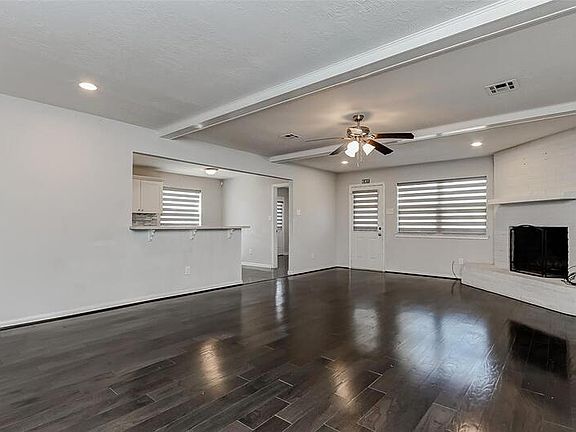 4th image of 4130 N Braeswood Blvd
