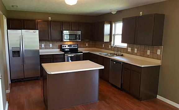 4th image of 792 Appaloosa Dr