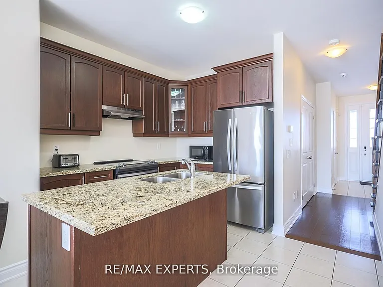 27 Hogan Manor Dr — Photo 8