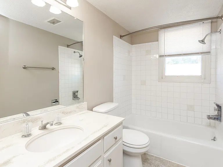 The Heights Apartments — Photo 114
