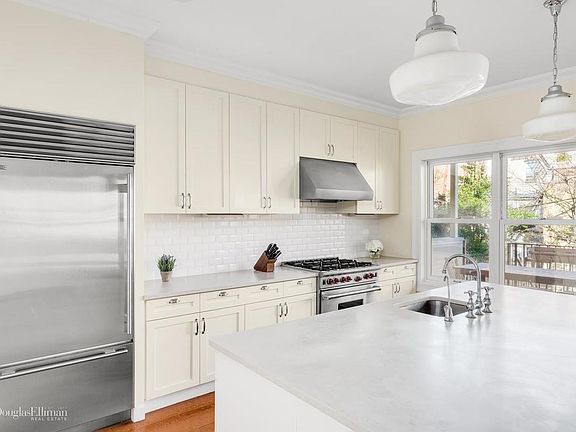 3rd image of 277 President St APT 1B