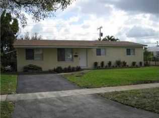 121 SW 70th Ave, Pembroke Pines, FL 33023