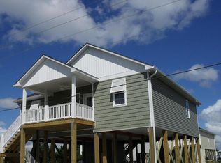 102 Barefoot Ln, Atlantic Beach, NC 28512
