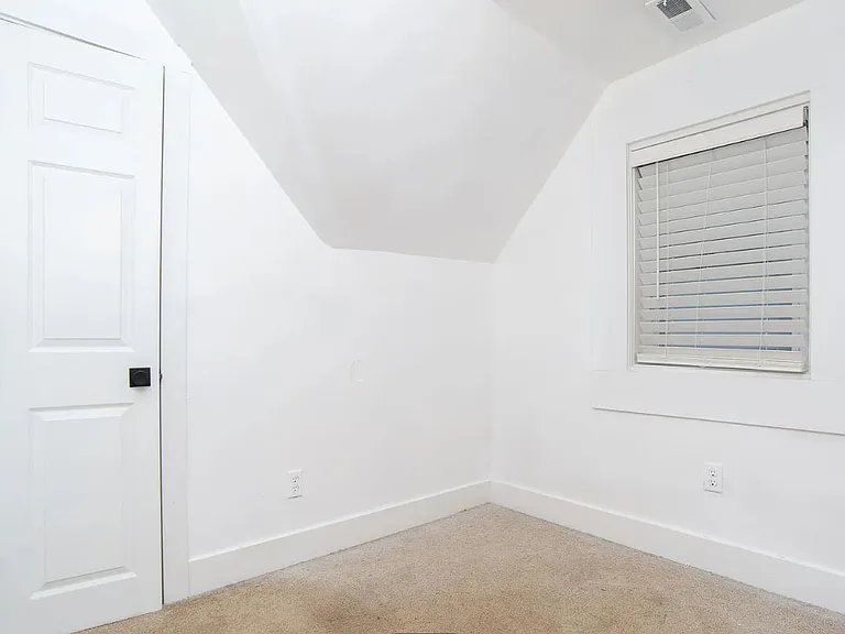 1745 Union St — Photo 20