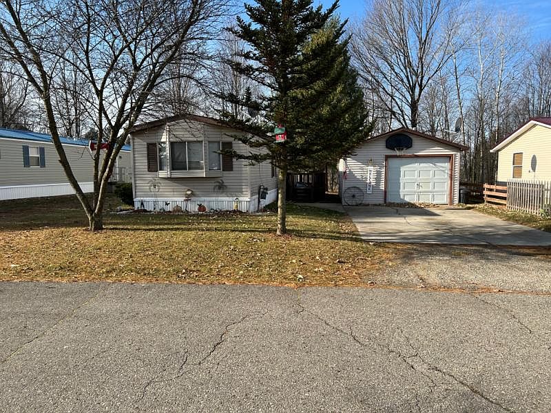 5470 Eddie St Croswell MI Zillow