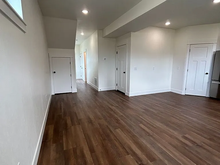 203 Amusement Ave — Photo 10