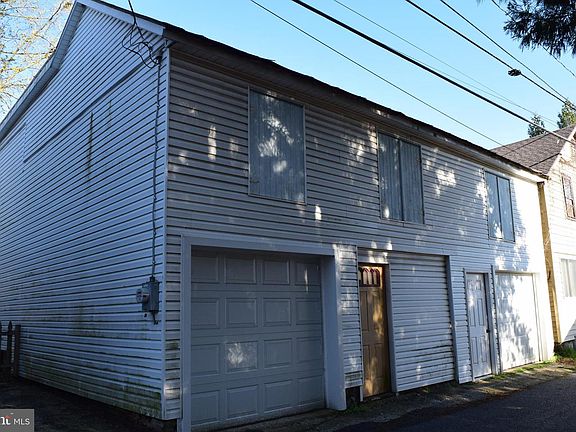3rd image of 108 S Spruce St