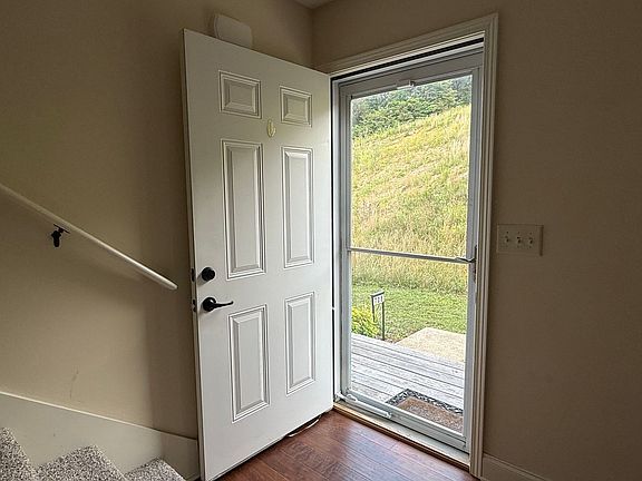 5th image of 704 Grays Pointe Ct #39