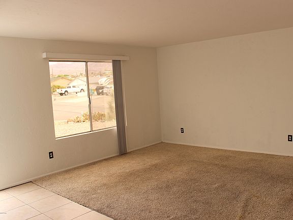 2nd image of 3325 Suzie Ln