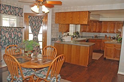 4th image of 601 Wrede Way
