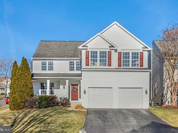 25900 Rickmansworth Ln, Chantilly, VA 20152
