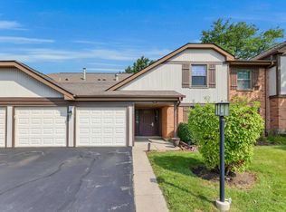 1374 Williamsburg Dr Unit B1, Schaumburg, IL 60193