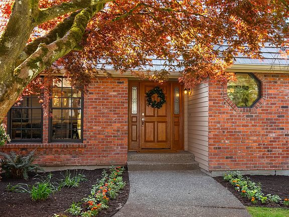 3rd image of 6113 136th Avenue NE