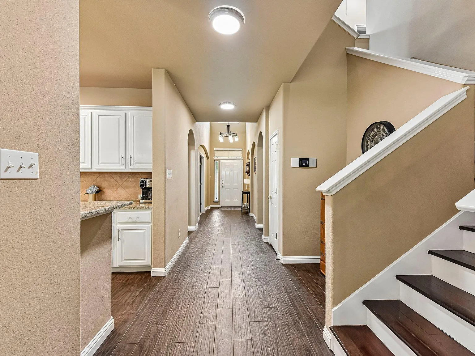 4 bed, 2.5 bath, 2958 sqft, $3,000 — Photo 3