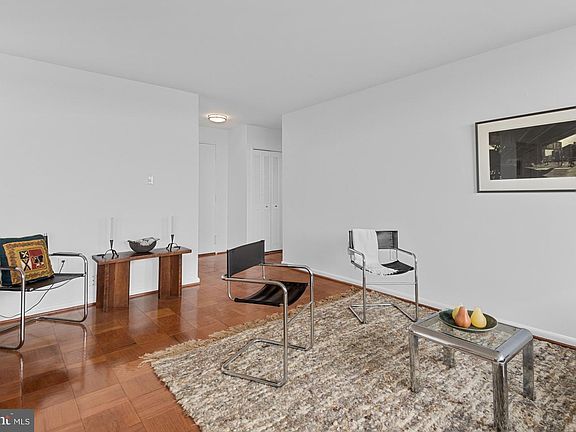 3rd image of 10401 Grosvenor Pl APT 1317