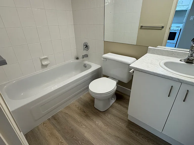 3528 Vanness Ave — Photo 23