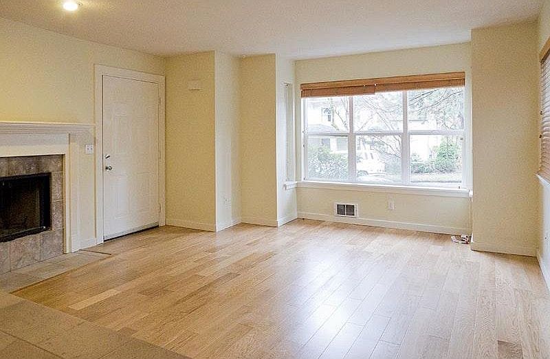 Pics are of apt 3409 - mirror image of 3401