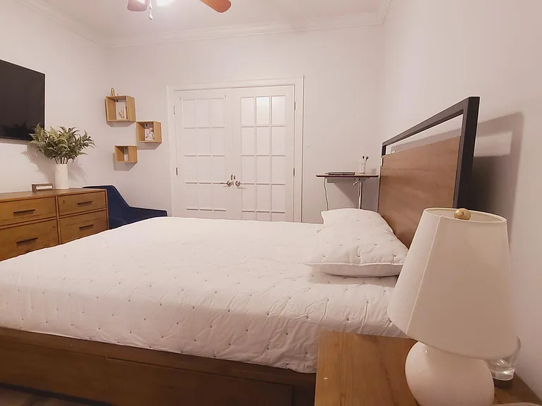 127 N Tryon St #412 — Photo 3