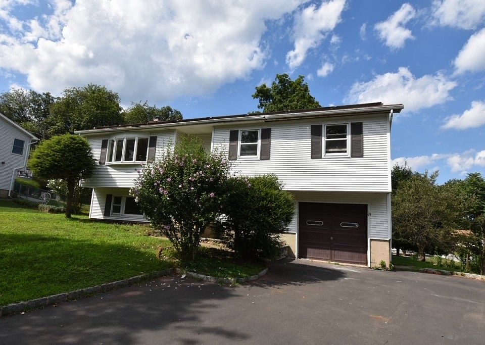 1st image of 23 Roman Acres Dr