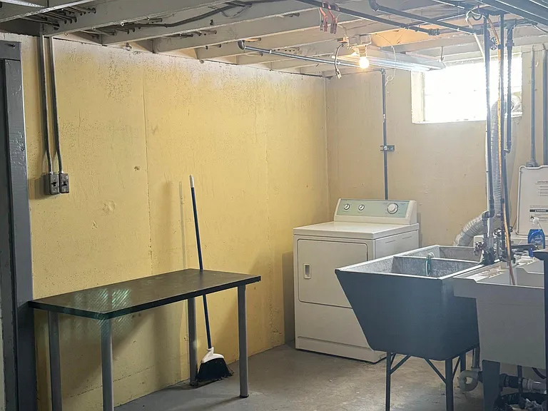 21909 Snow Ave — Photo 39