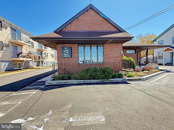 3rd image of 9821 Academy Rd